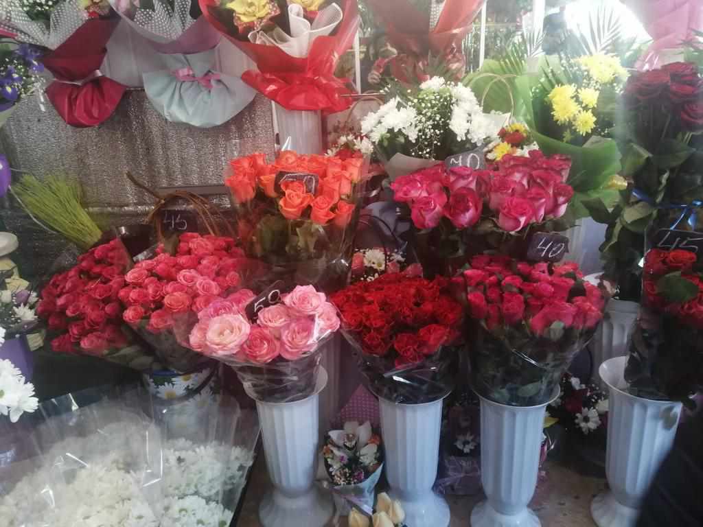 День закоханих у Полтаві: чи квіти «за ціною героїну». ФОТО