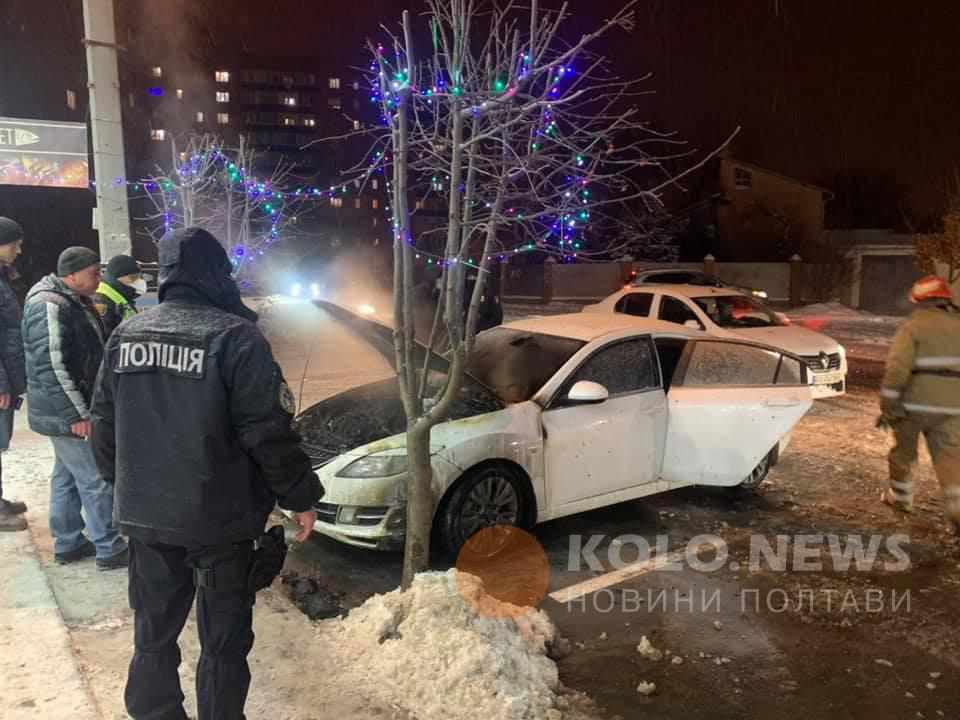 Поліція встановила зловмисників, які підпалили авто депутата Полтавської міської ради