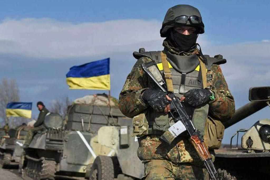 Окупанти обстрілювали позиції українських захисників: один військовослужбовець загинув