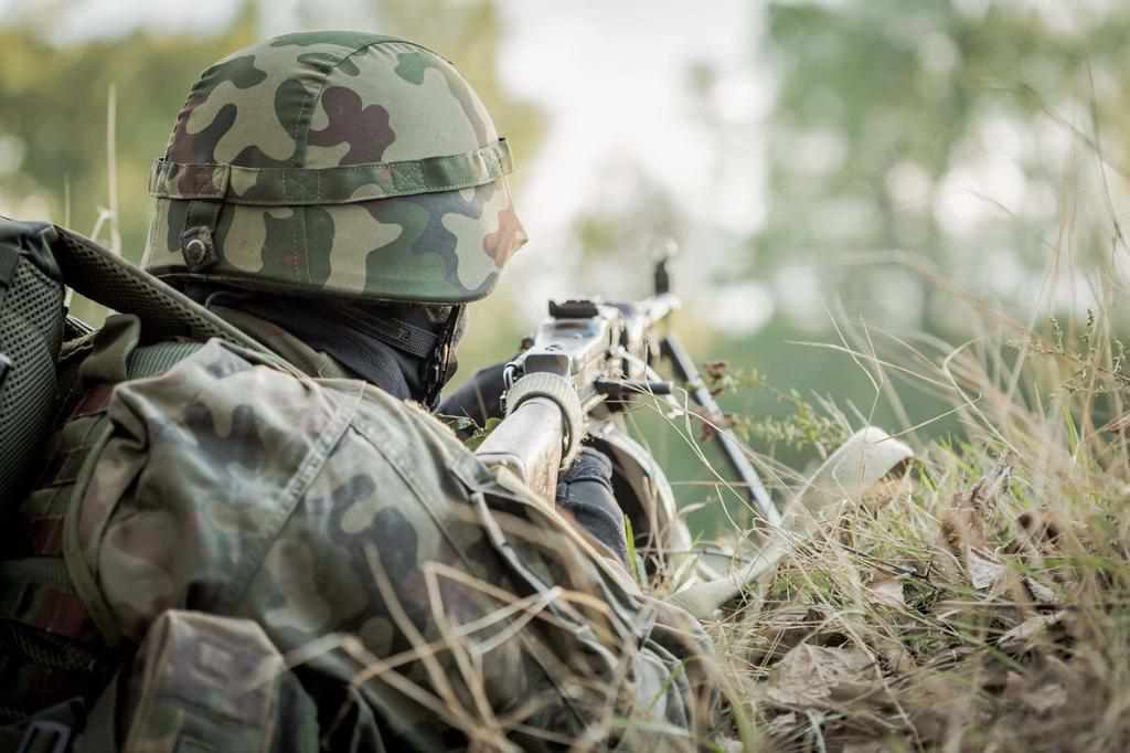 На Сході України обстрілювали позиції української армії, двох бійців поранили