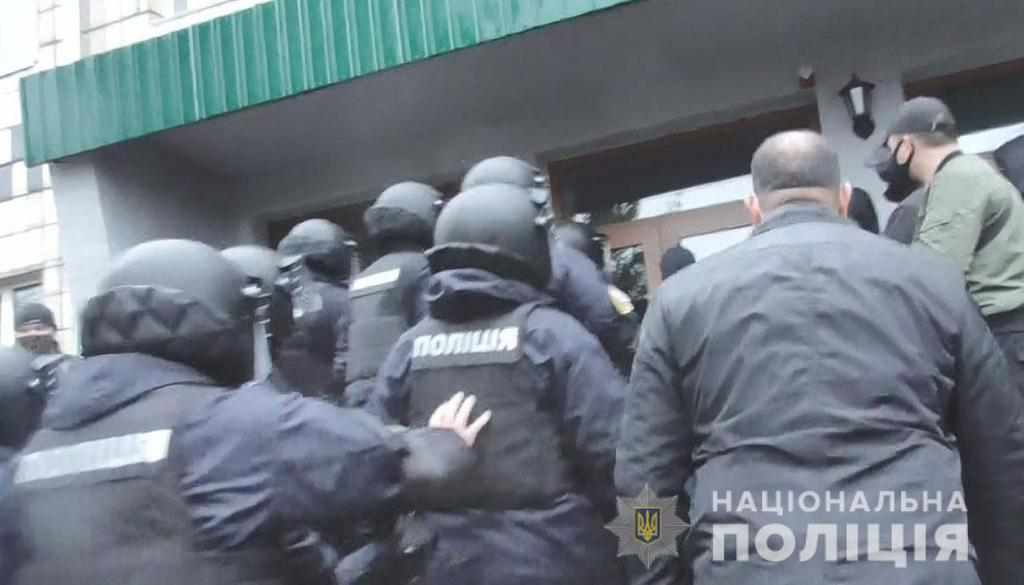 На Полтавщині рейдери хотіли захопити майно та землі підприємства. ФОТО, ВІДЕО