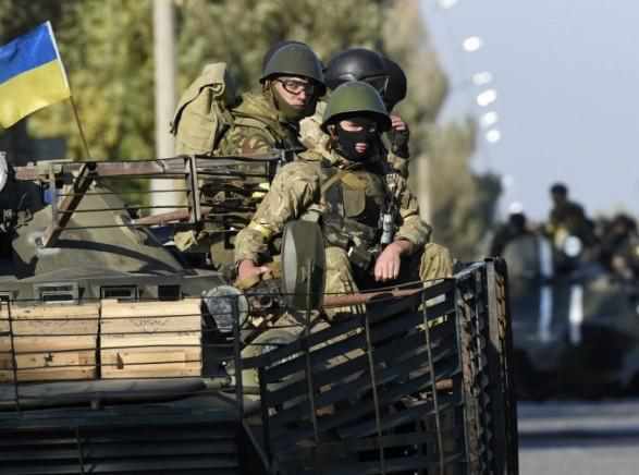 Окупанти сім разів обстріляли позиції українських захисників, один військовий поранений