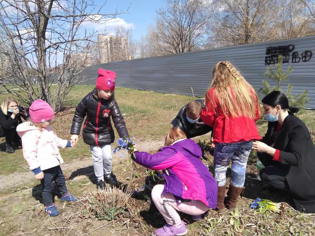 Біля Прирічкового парку в Полтаві висадили алею пролісків