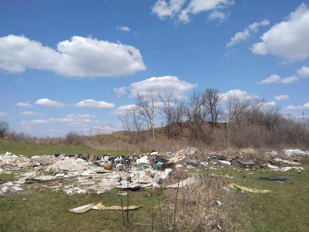 На околиці Полтави виникло нове сміттєзвалище. ФОТО