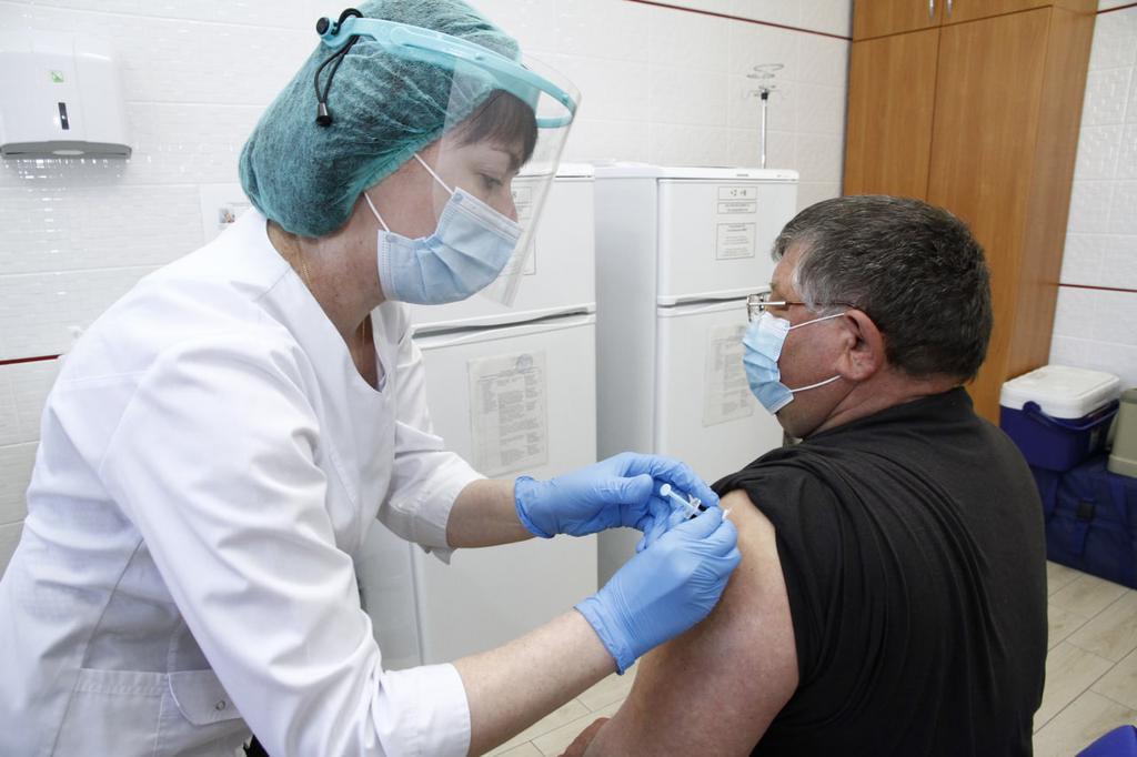 На Полтавщині почали масову вакцинацію від COVID-19 людей віком від 65 років