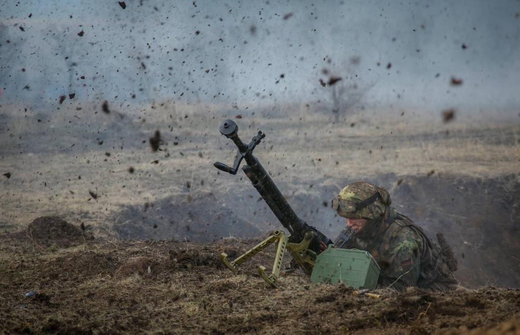 Ворог обстріляв позиції Об’єднаних сил зі ствольної артилерії: є поранені
