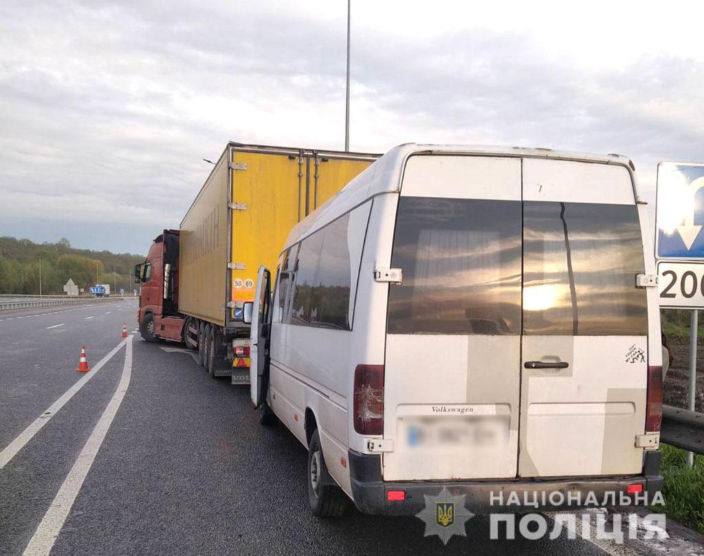 На Полтавщині на трасі тягач збив пішохода. ФОТО