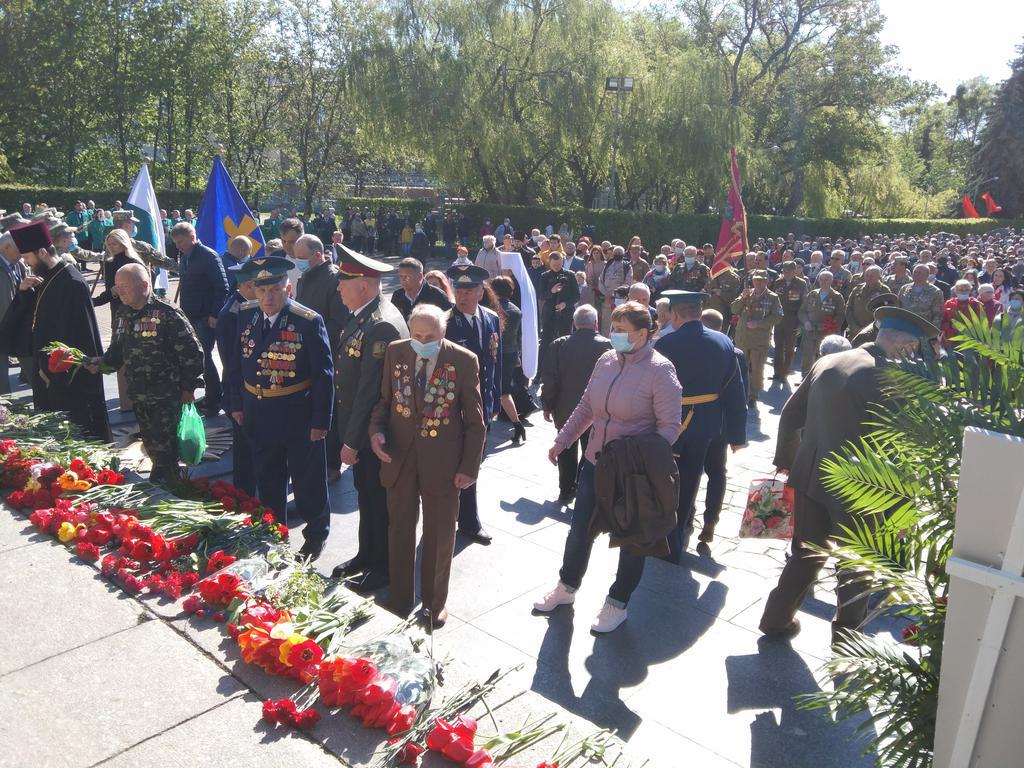 «Ми слухали пісню «День Победы» і виходили з портретами наших дідів»: цитати мера Полтави з нагоди 9 травня. ФОТО, ВІДЕО 