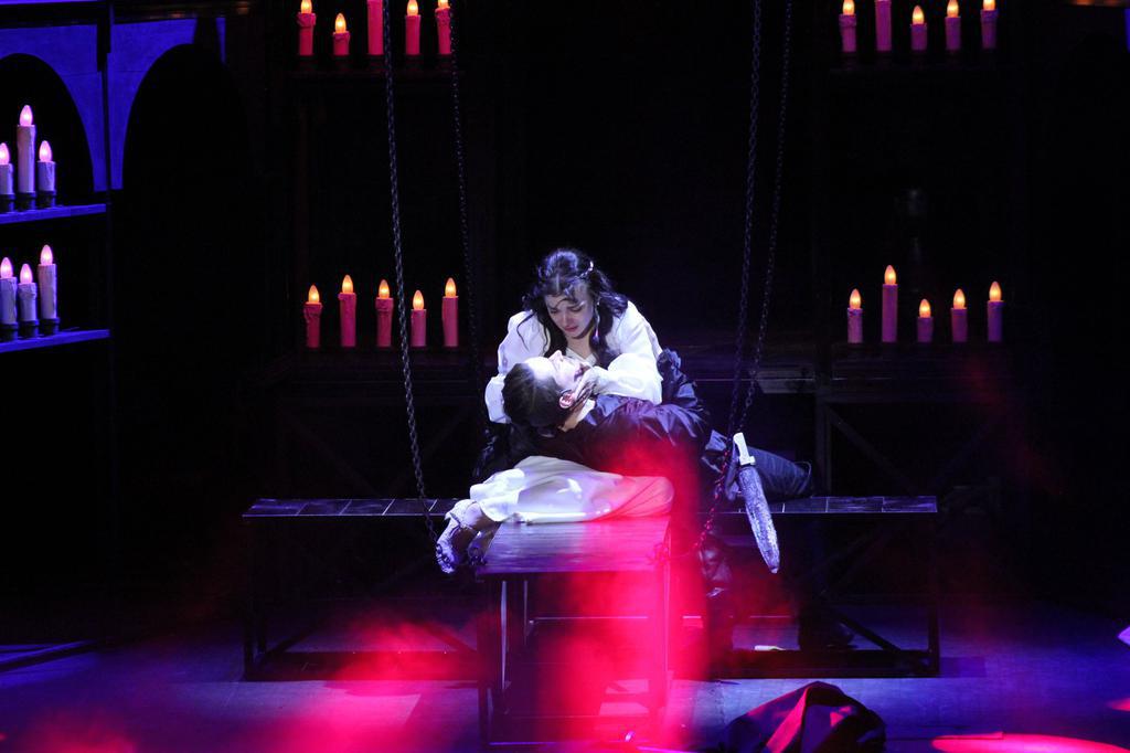 Полтавський театр вийшов з карантину з прем’єрою: на сцені «Ромео і Джульєтта». ФОТО
