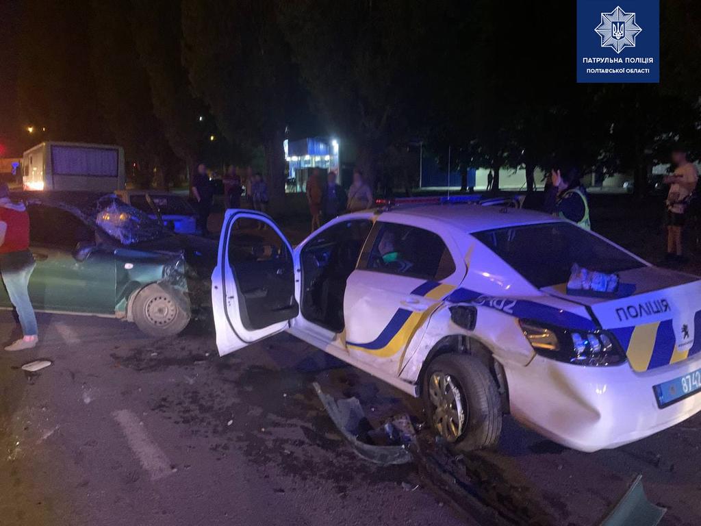 У Полтаві ЗАЗ врізався в машину патрульної поліції: є потерпілі