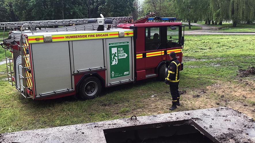 Четверо рятувальників на Полтавщині визволяли собаку з-під бетонних плит, ФОТО, ВІДЕО