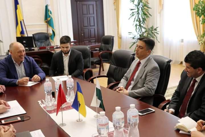 Влада Полтави хоче просити в турків грошей на ремонт згорілого екскінотеатру та міст через Ворсклу