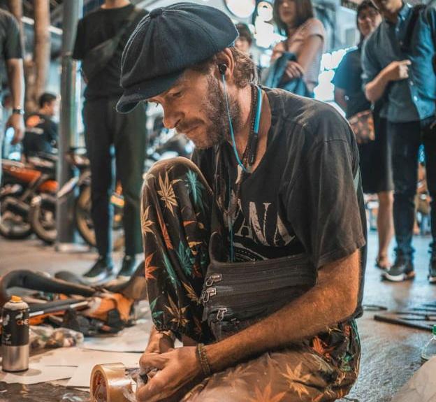 Було б бажання: полтавець Юрій Сєдін об’їздив 20 країн світу автостопом і без грошей. ФОТО