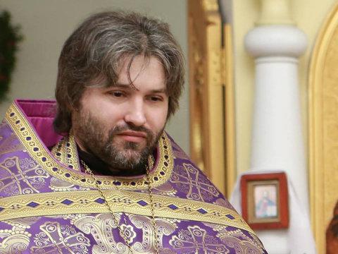 Депутата і священника Олександра Дедюхіна  закликали публічно вибачитись та ініціюватимуть позбавлення мандата 