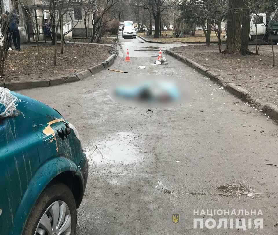 Полтавський суд виніс вирок водієві, який збив на смерть жінку в дворі будинку