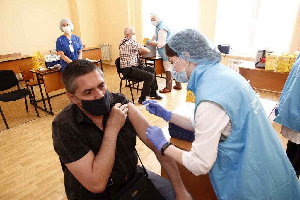 Полтавців запрошують на вакцинацію від коронавірусу: де і як зробити щеплення