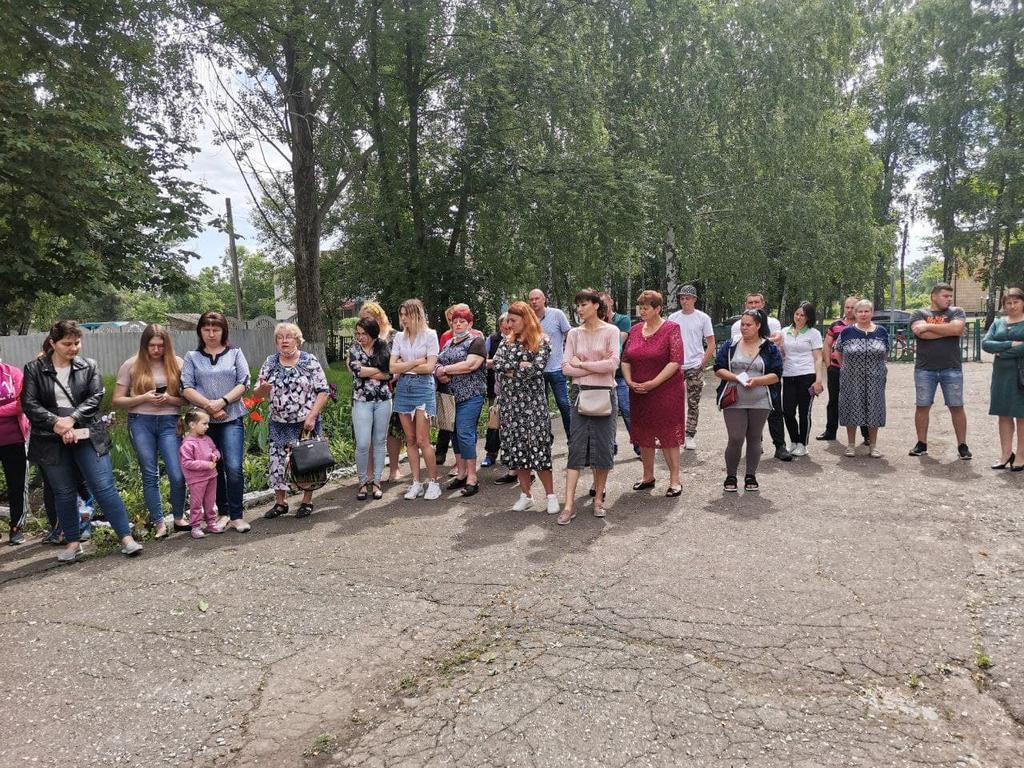 Під Полтавою без попередження хотіли закрити школу: громада відстояла