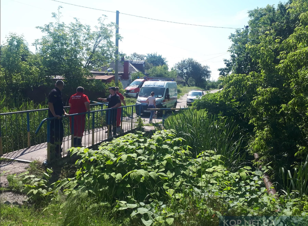 Чоловік на Полтавщині впав у канал річки: діставали рятувальники