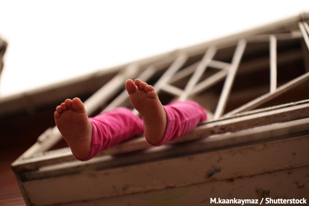На Полтавщині чотирирічна дитина випала з вікна