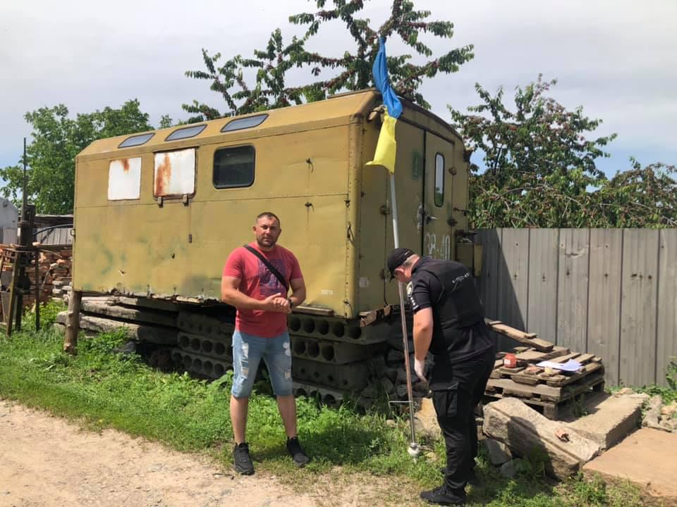 Стало відомо, де знайшли прапор з могили загиблого ветерана