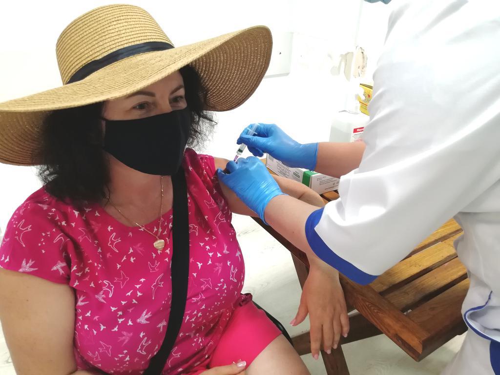 Без черг і запису: вакцинація від коронавірусної інфекції в Полтаві та її особливості. ФОТО