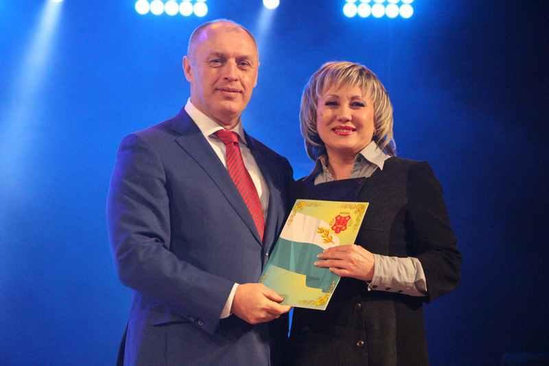 Премії та путівки у Львів – мер привітав полтавок зі святом 8 березня