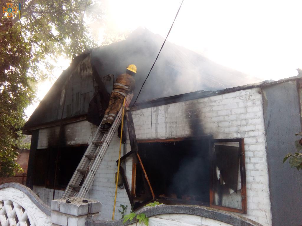 На Полтавщині від вогню врятували чоловіка