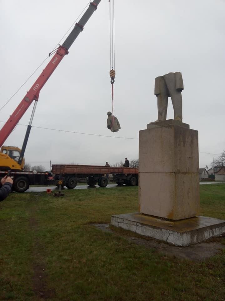 На Полтавщині демонтували пам'ятник радянському діячу