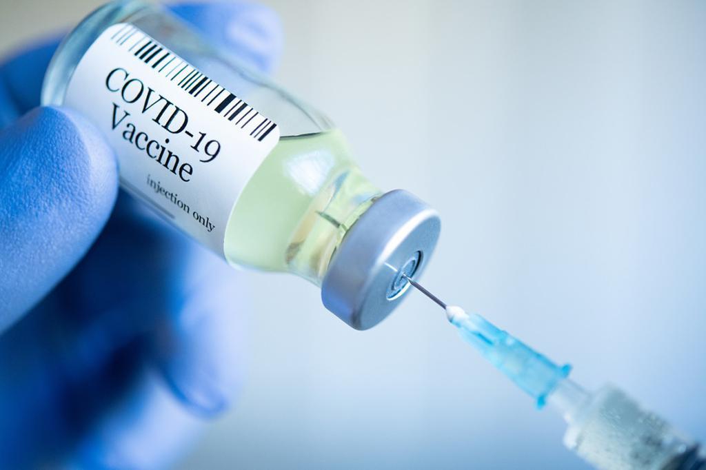 Полтавщина у трійці областей-лідерів з вакцинації, медикам обіцяють доплати