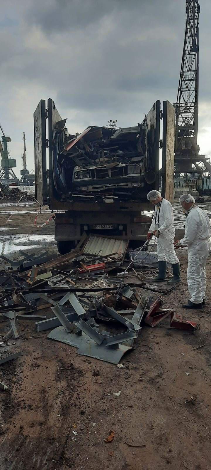 Поліція розслідує, де взялися 40 тонн радіаційного металобрухту, який везли з Полтави
