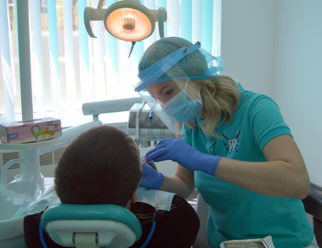 Здорові зуби та гарна усмішка – у стоматології «Пломбір» у Полтаві знають, як цього досягти