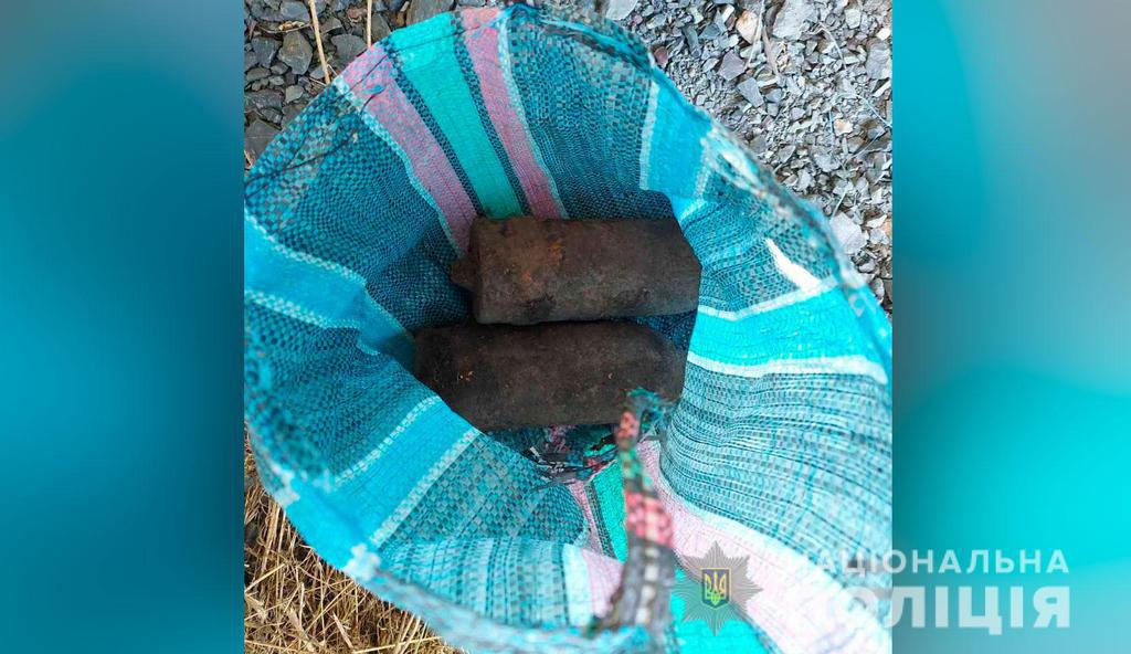 На Полтавщині поліція вилучила в жителя району два снаряди