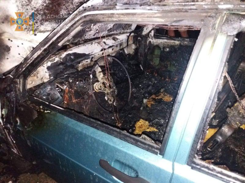 У Полтаві згорів автомобіль