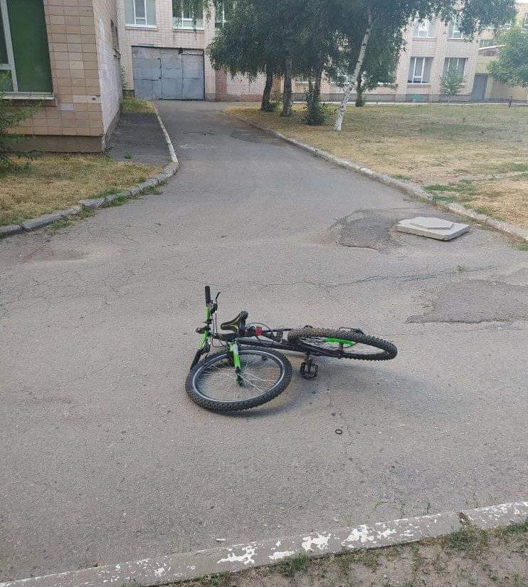 У Полтаві біля школи знайшли велосипедиста без тями