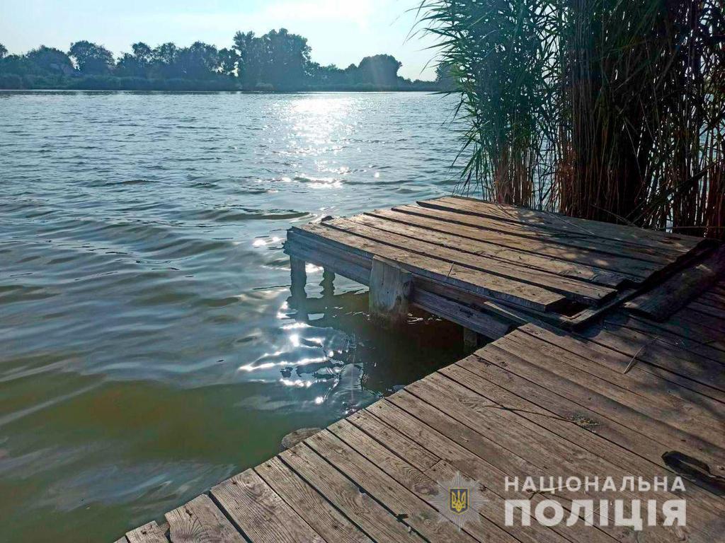 Стрибнув у воду і не виплив: на Полтавщині загинув підліток