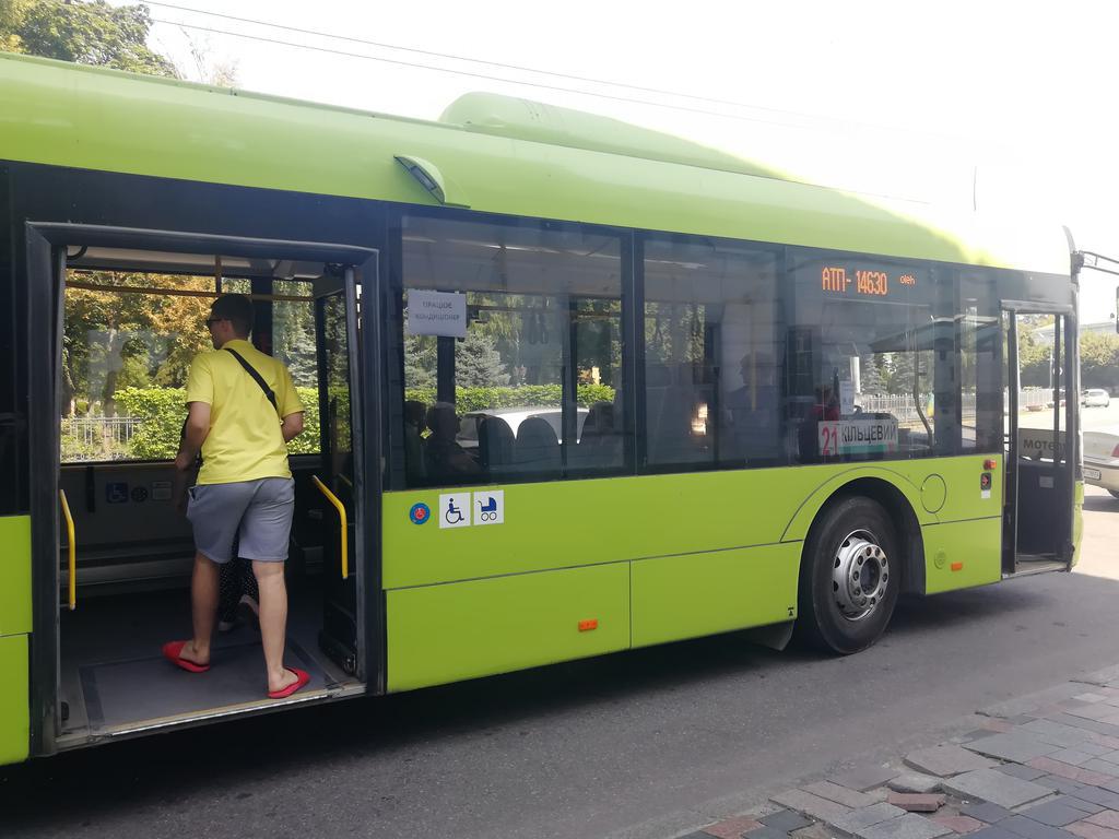 «За таке не шкода 8 гривень»: на маршрути Полтави вийшли великі автобуси. ФОТО 