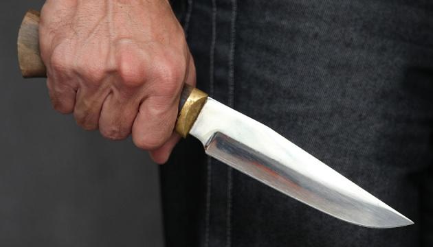 На Полтавщині чоловік погрожував ножем правоохоронцям