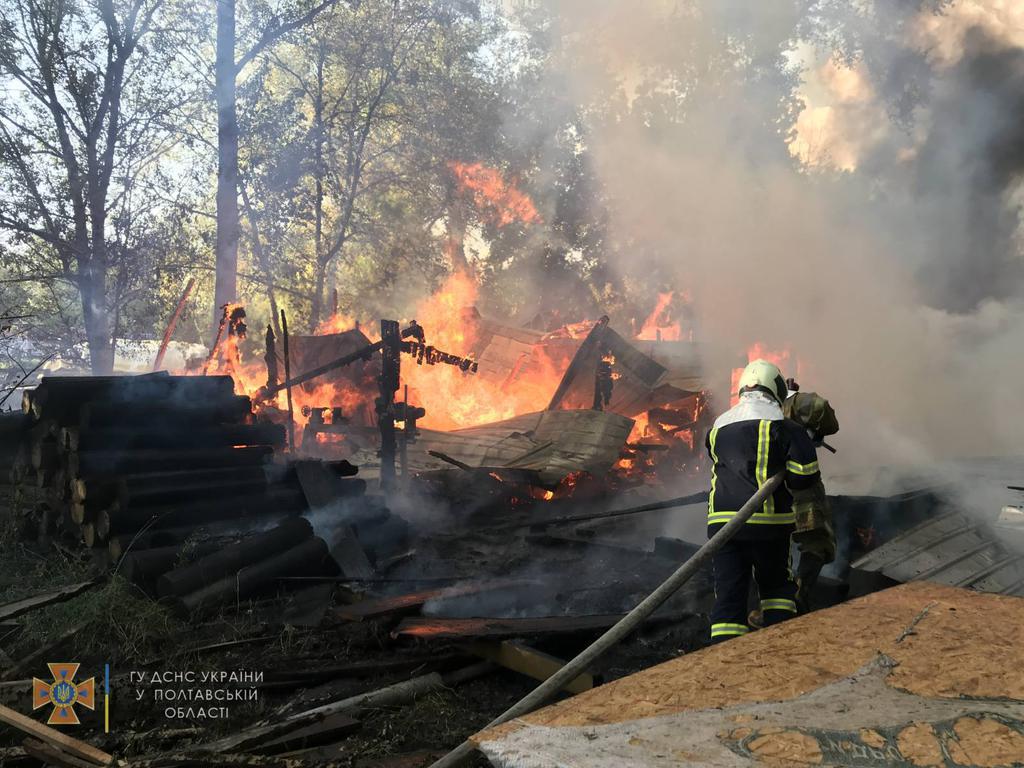 Пожежа під Полтавою у «Глухомані»:  які наслідки. ФОТО