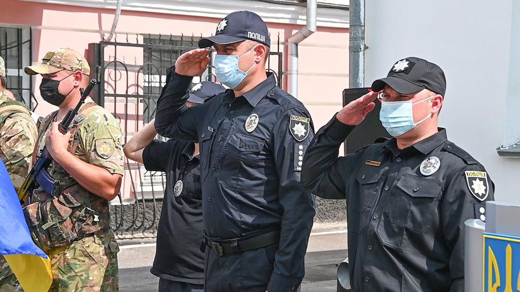 Поліція Полтавщини запрошує на роботу: які посади та зарплатня