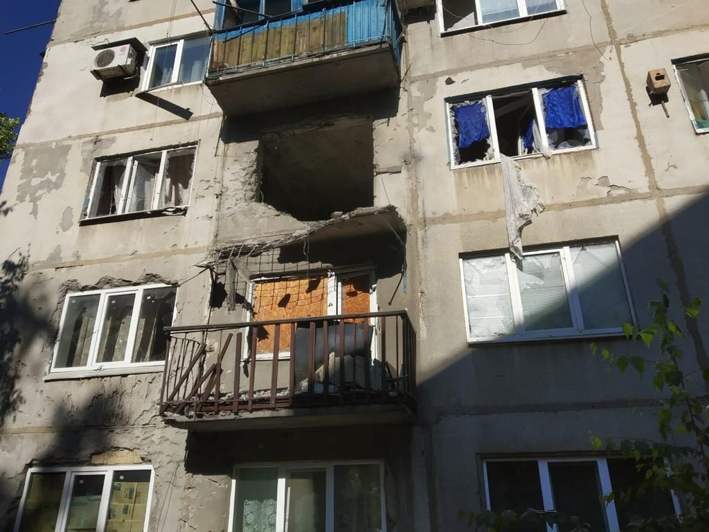Позиції українських захисників на Донбасі обстріляли із артилерії: є потерпілий серед цивільного населення