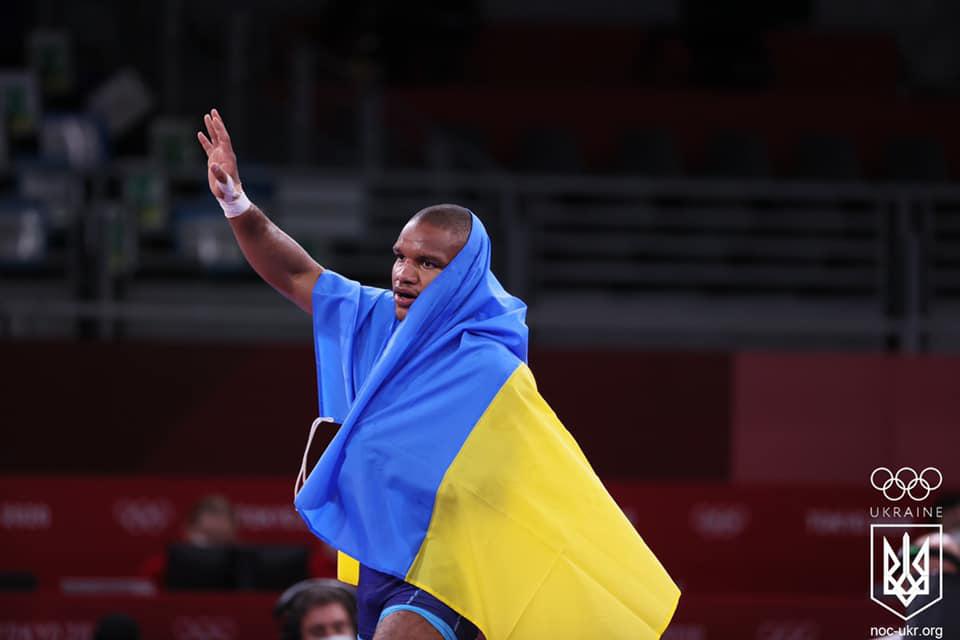 На нардепа і олімпійського чемпіона накинулися з расистськими образами