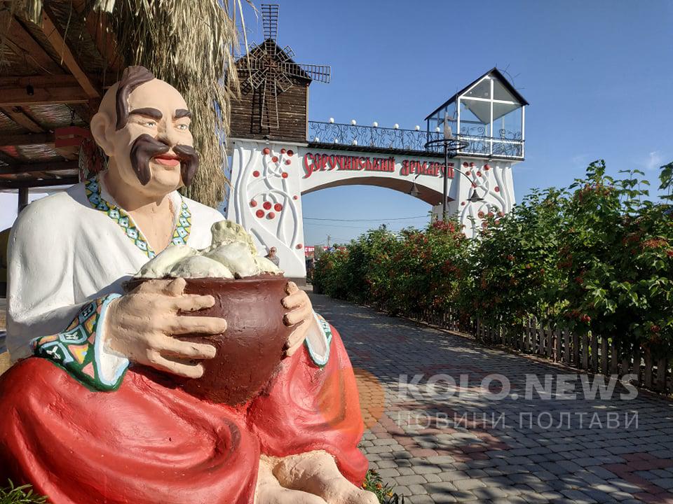 Після річної паузи у Великих Сорочинцях знову вирує ярмарок. ФОТО, ВІДЕО