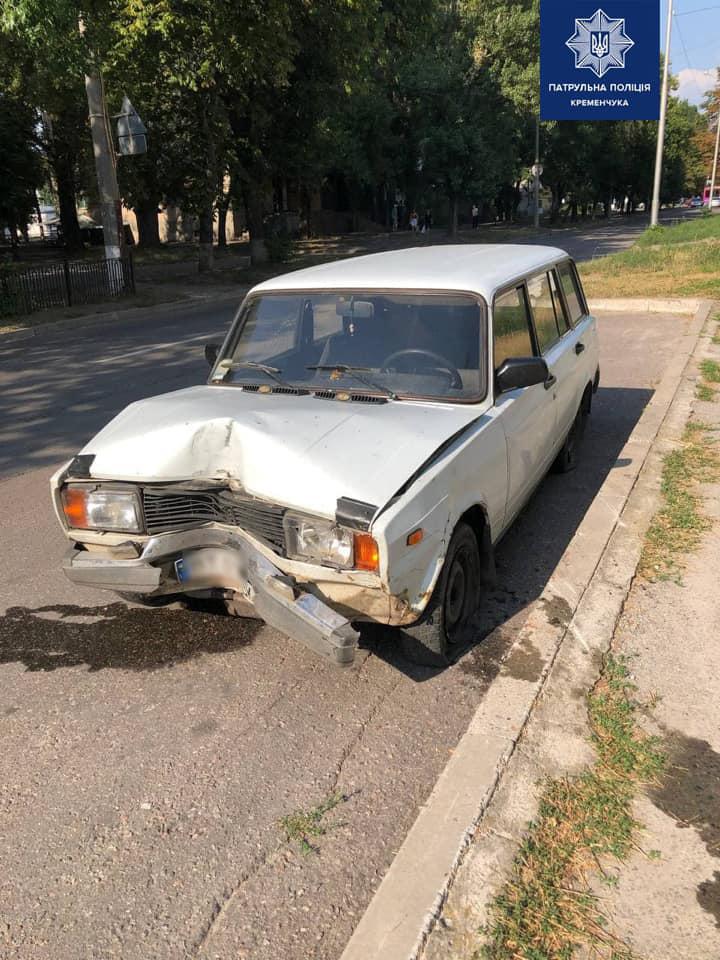 На Полтавщині водій без посвідчення та полісу врізався в зупинку та втік