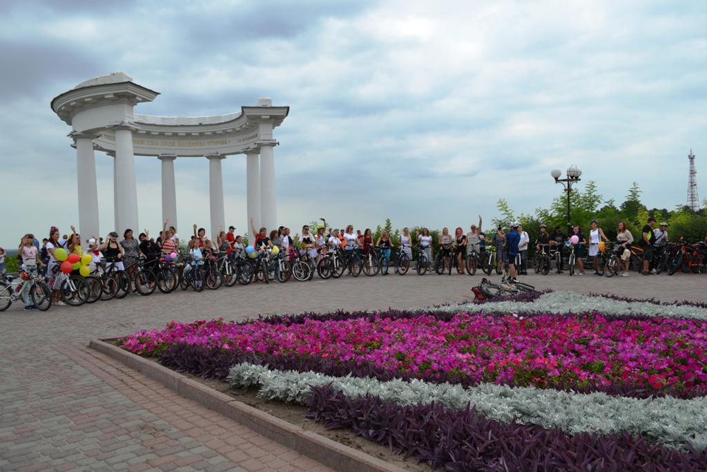 У Полтаві відбувся традиційний велопарад для дівчат. ФОТО, ВІДЕО