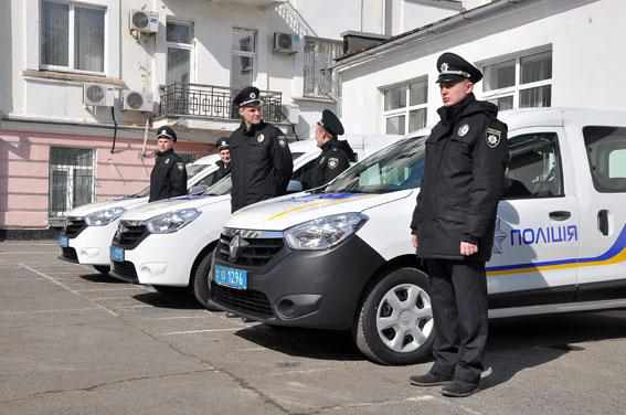 Полтавські правоохоронці отримали три нові службові автівки
