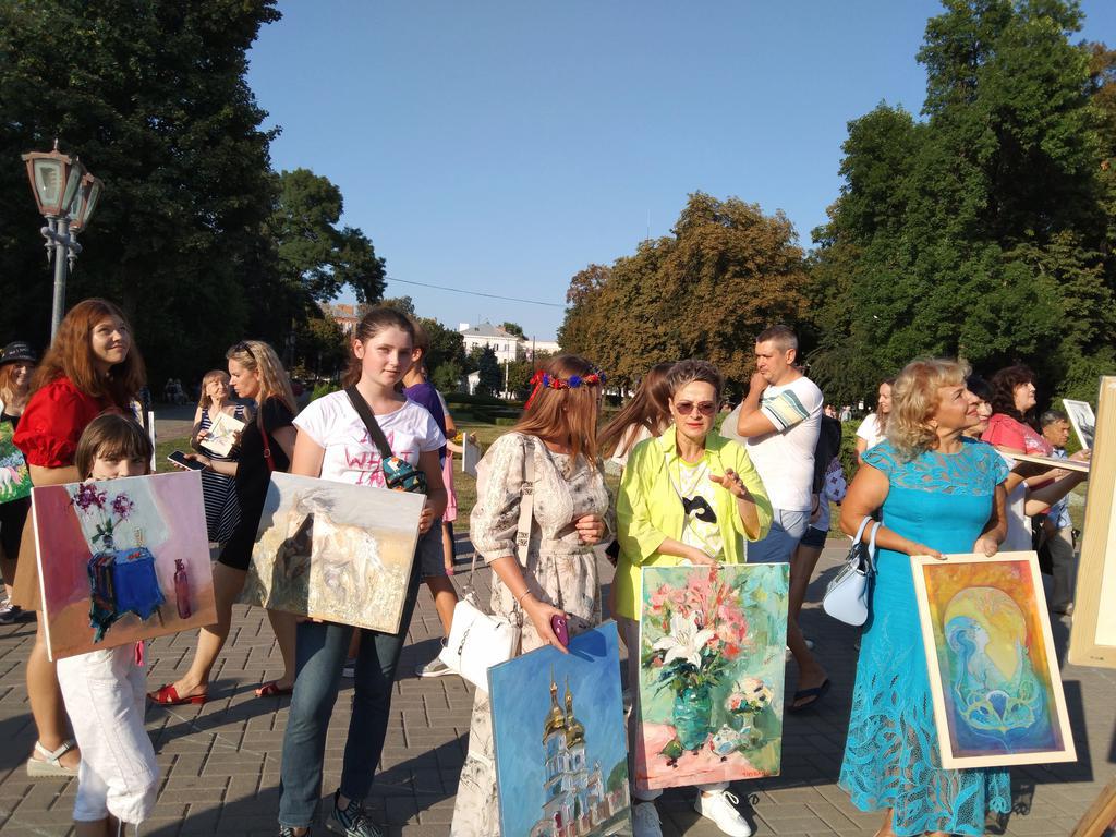 У День Незалежності полтавські художники провели флешмоб. ФОТО, ВІДЕО