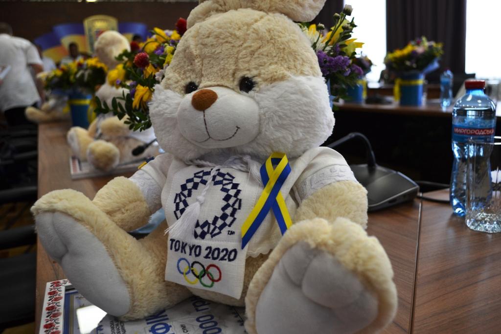 Грошові подарунки та іграшки: у Полтаві привітали призерів та учасників Олімпійських Ігор. ФОТО
