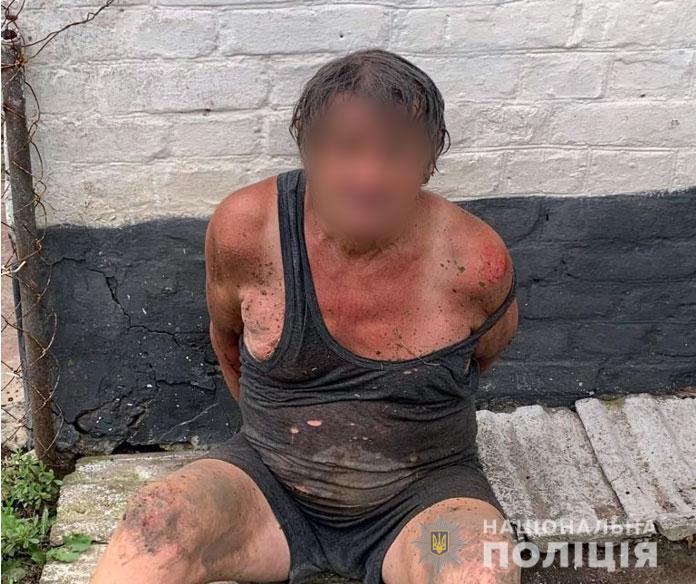 Чоловік на Полтавщині зарубав дружину і підпалив хату з тілом