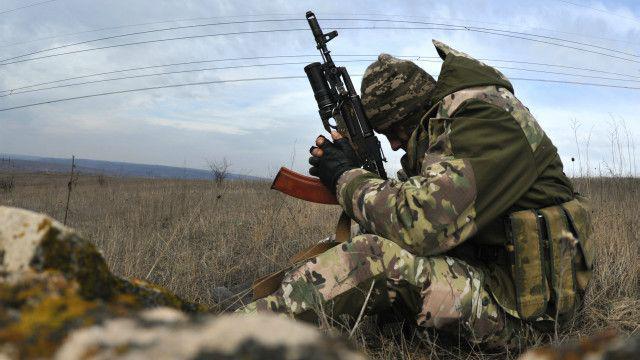 На Донбасі загинуло двоє українських військових, десятеро отримали травми й поранення