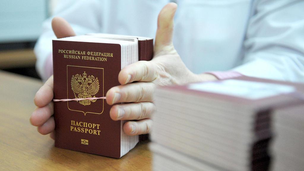 СБУ фіксує масову паспортизацію мешканців ОРДЛО напередодні виборів в Госдуму РФ. ВІДЕО